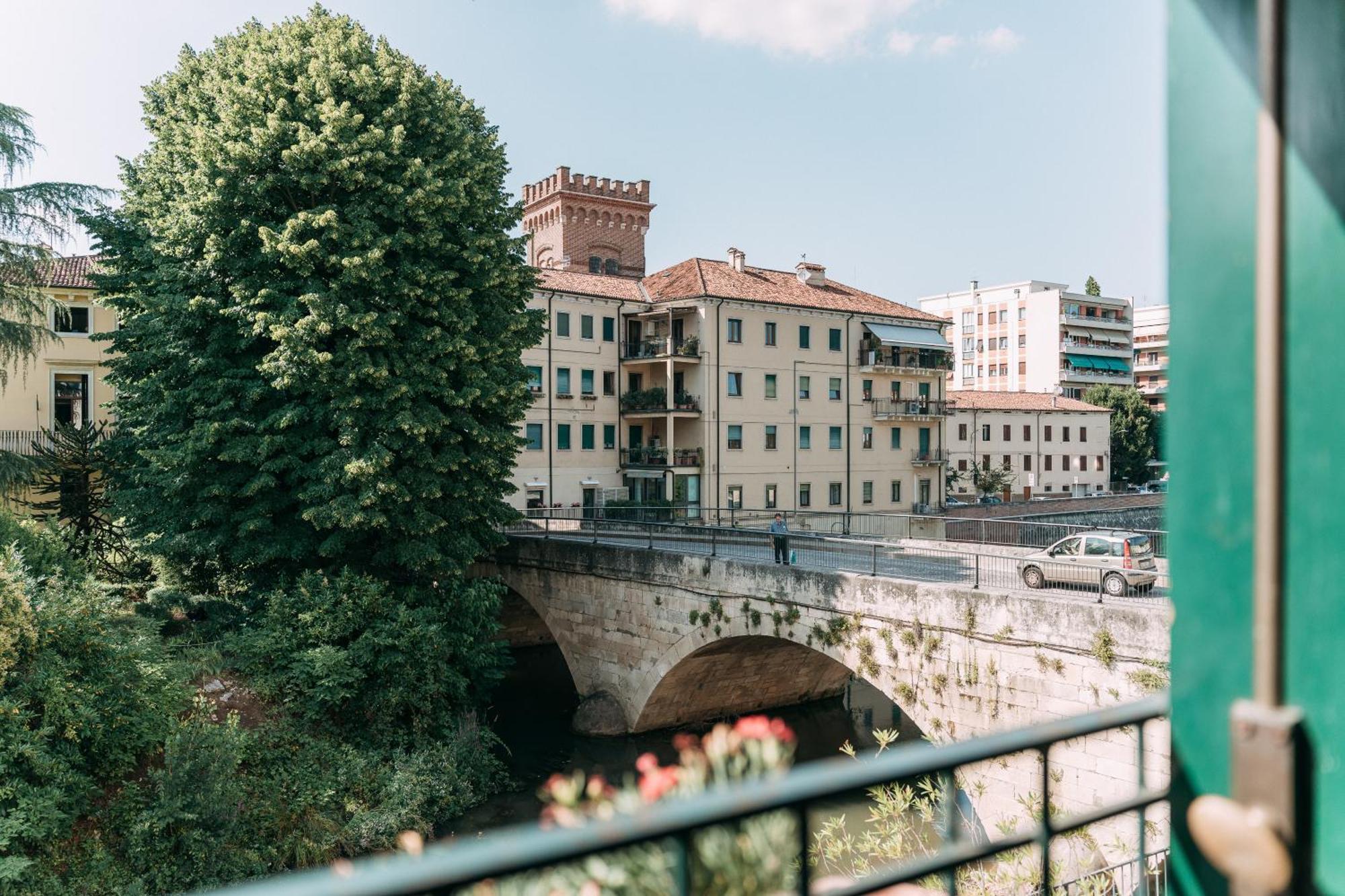 Palladio Apartment - Vista Fiume, In Centro Con Garage Vicenza Exteriör bild